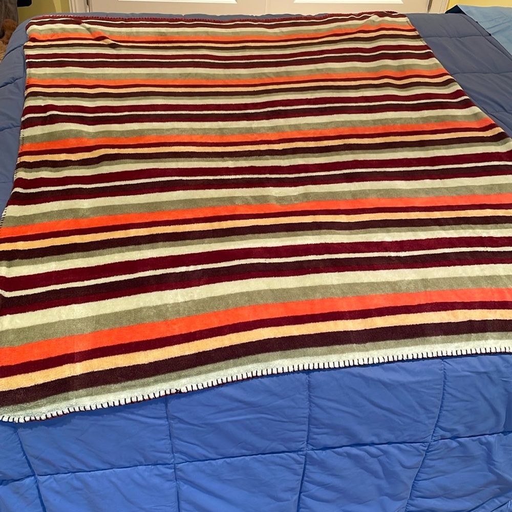 Throw blanket
